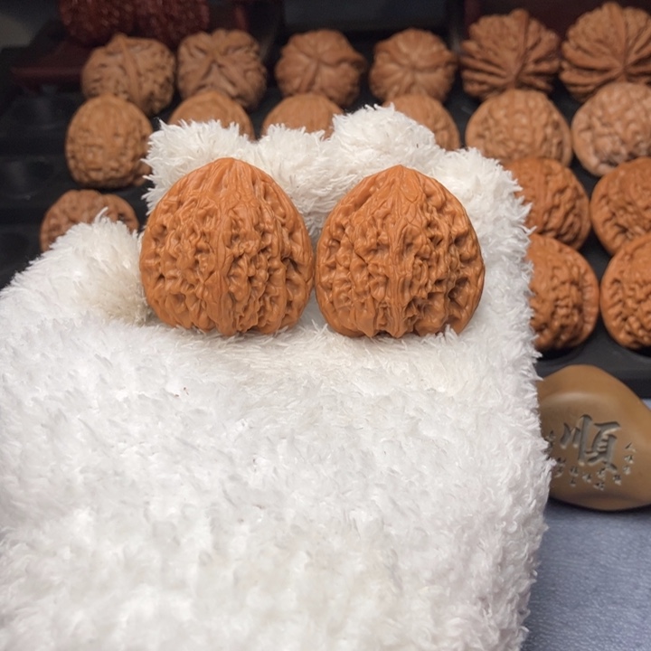 文玩核桃把件虎头王40