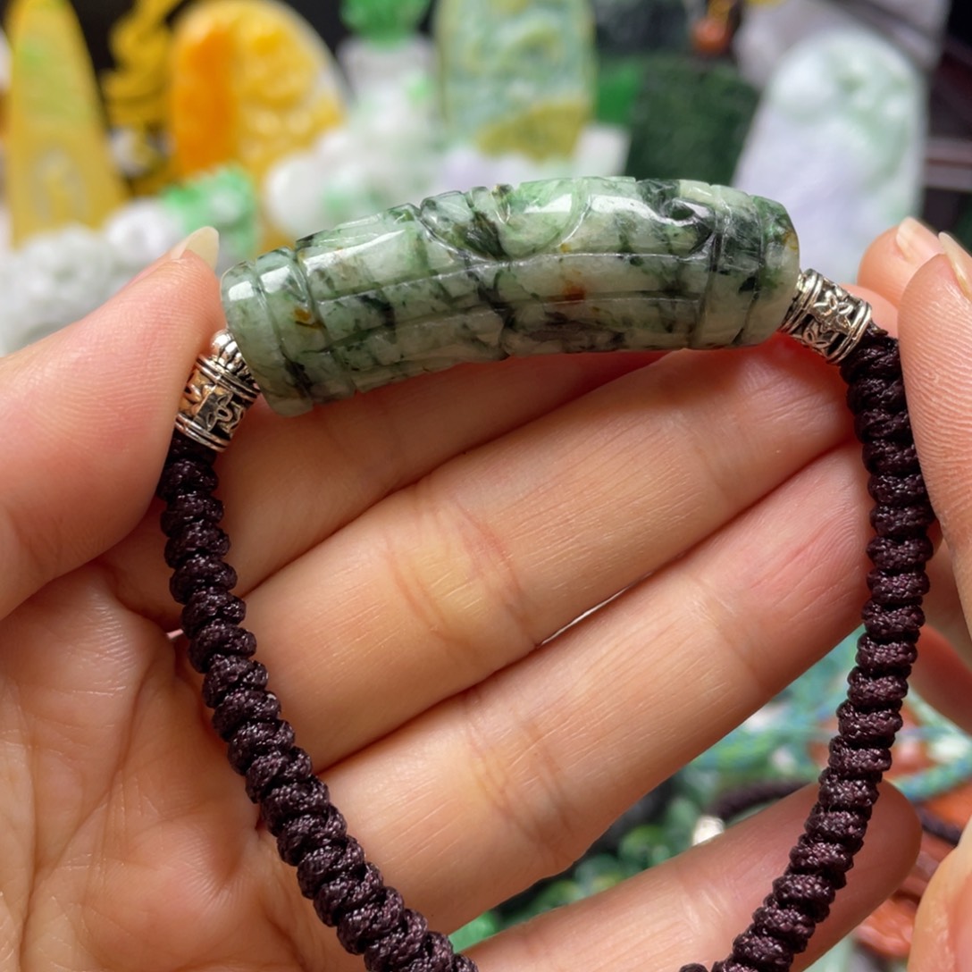 翡翠颈饰未镶嵌牌子