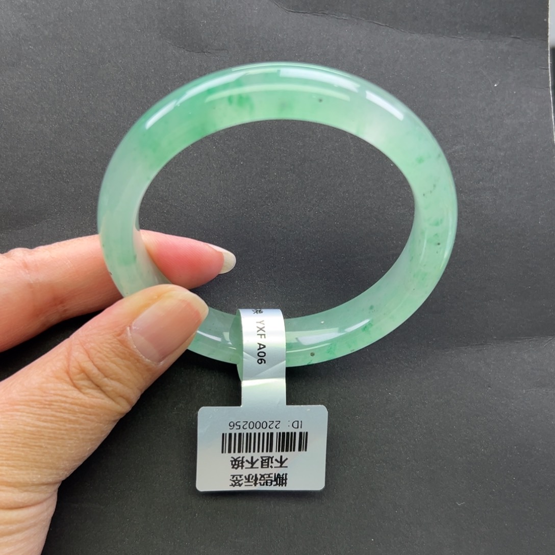 石英质玉（非洲翠）未镶嵌手镯+菩提60