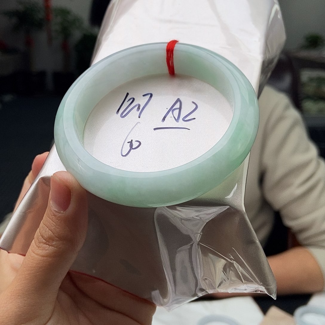 翡翠手镯未镶嵌拍一发一