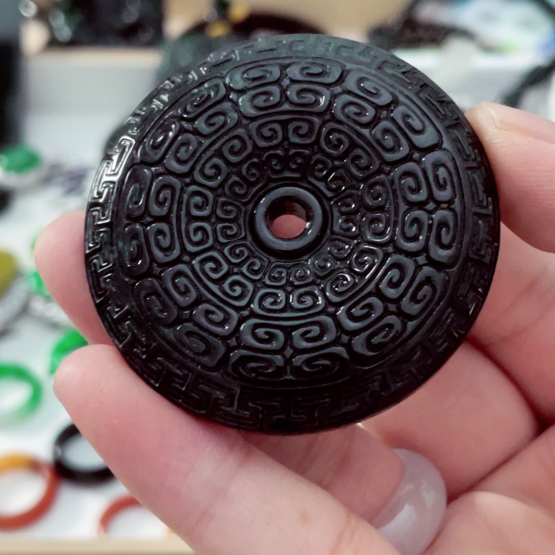 翡翠未镶嵌颈饰先检后发一物一证