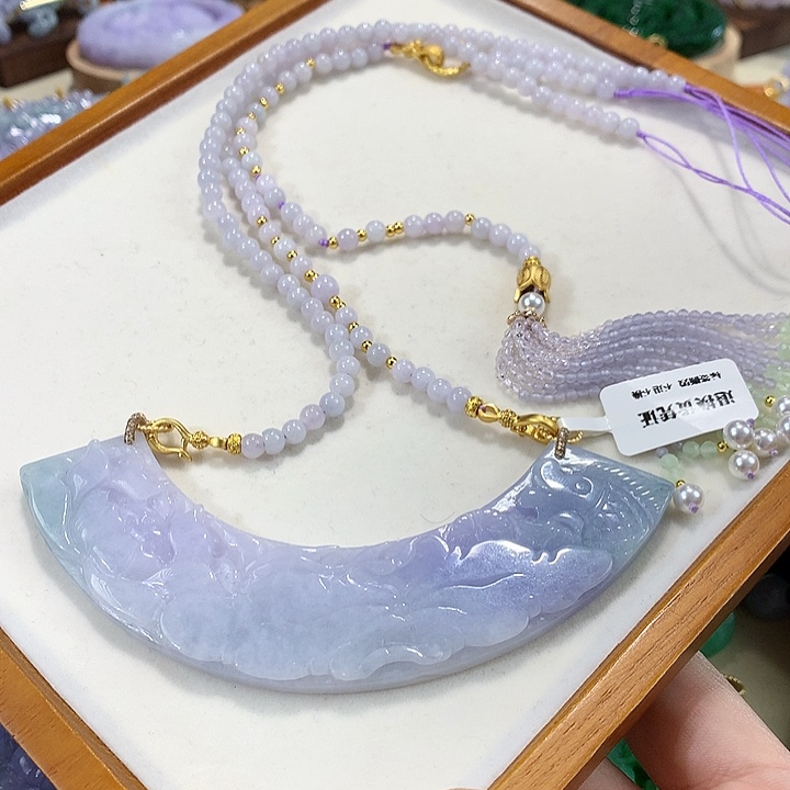 翡翠未镶嵌颈饰翡翠吊坠