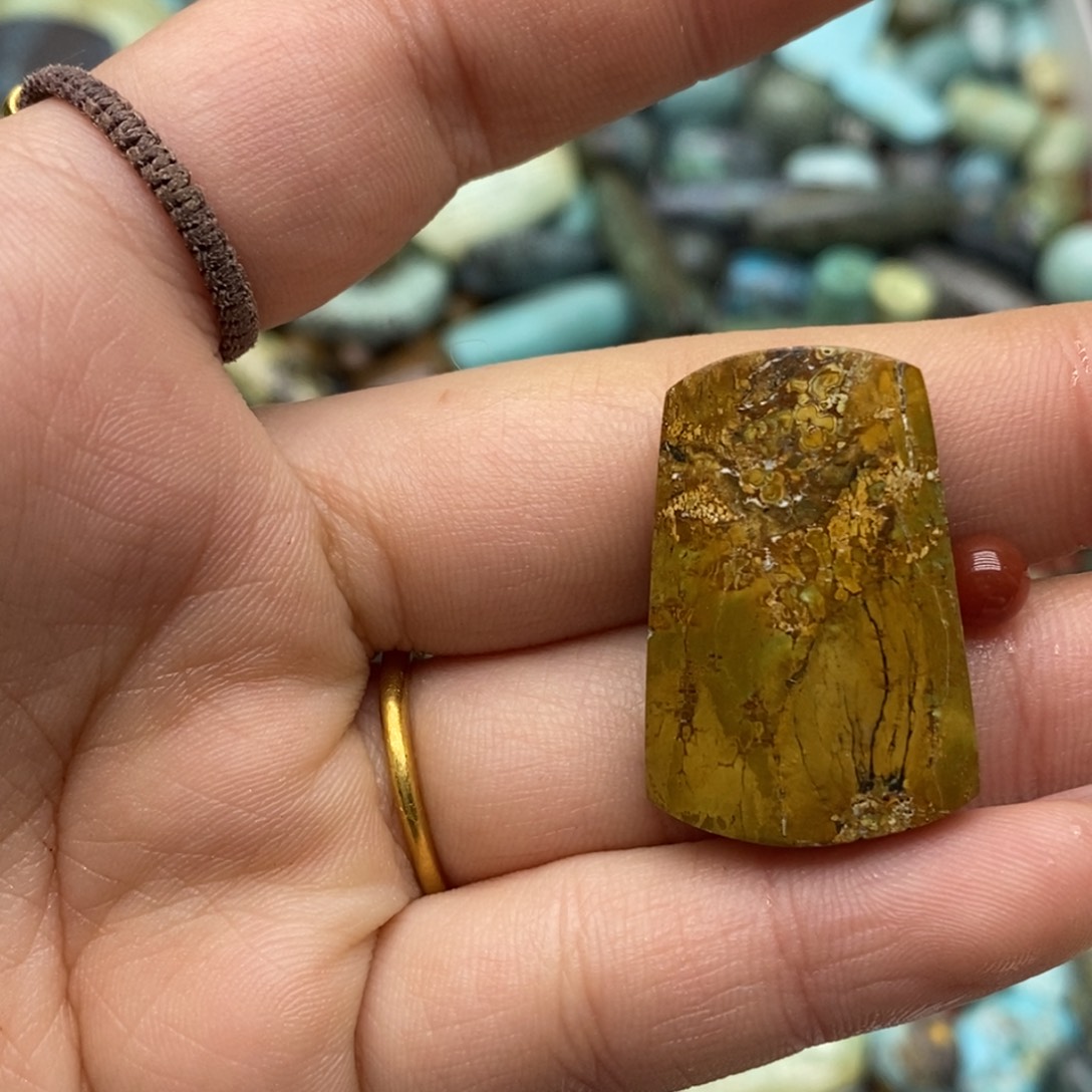 南红玛瑙未镶嵌珠宝奇石