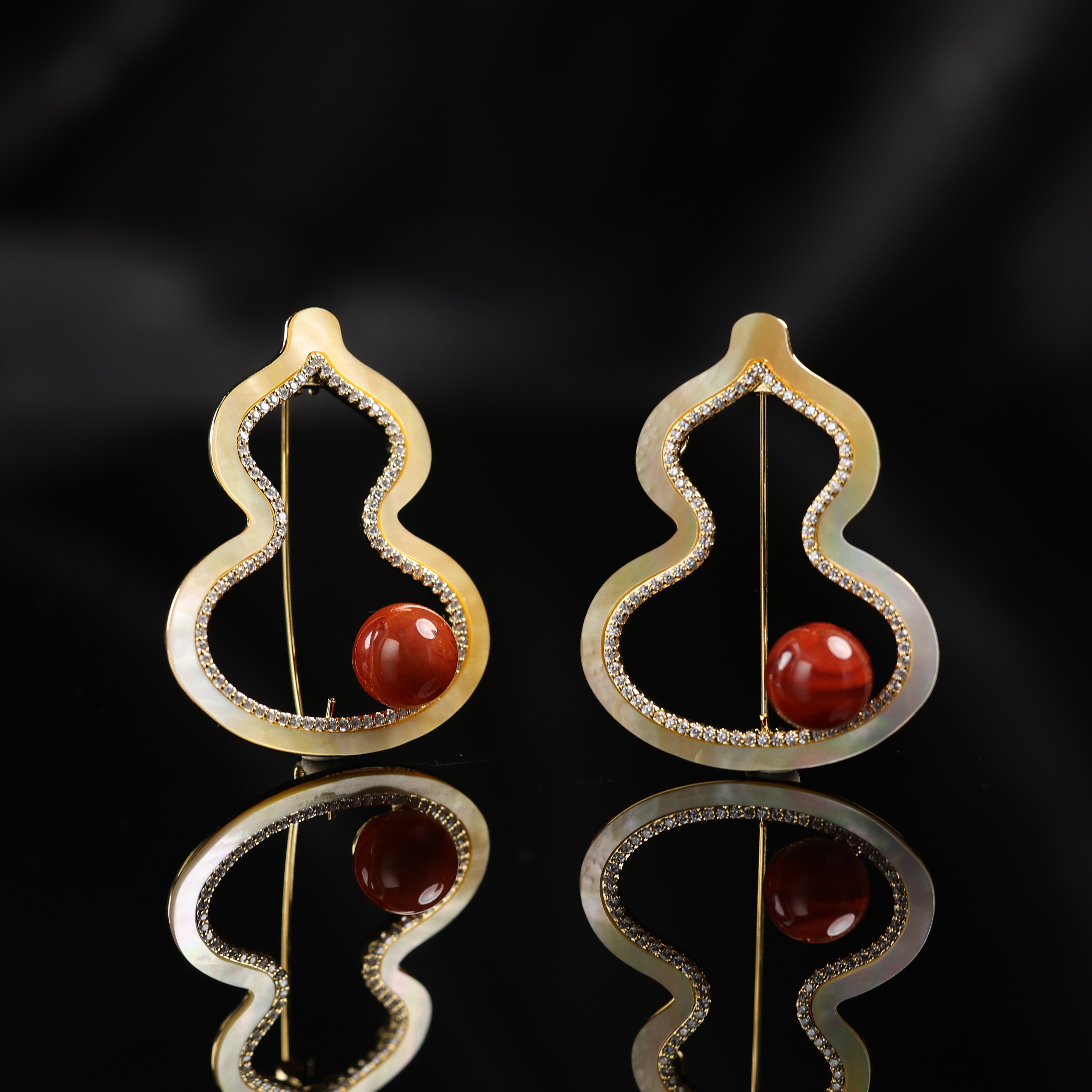 "热情"原创设计精品天然原矿南红胸针 多样性发其一