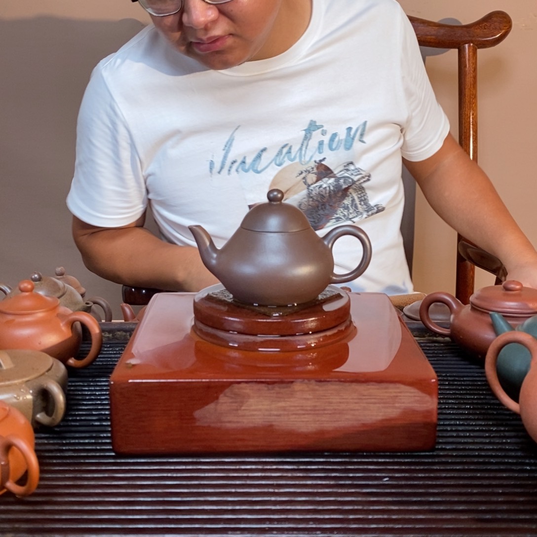 茶壶紫砂高端180cc天青梨手把有点异变
