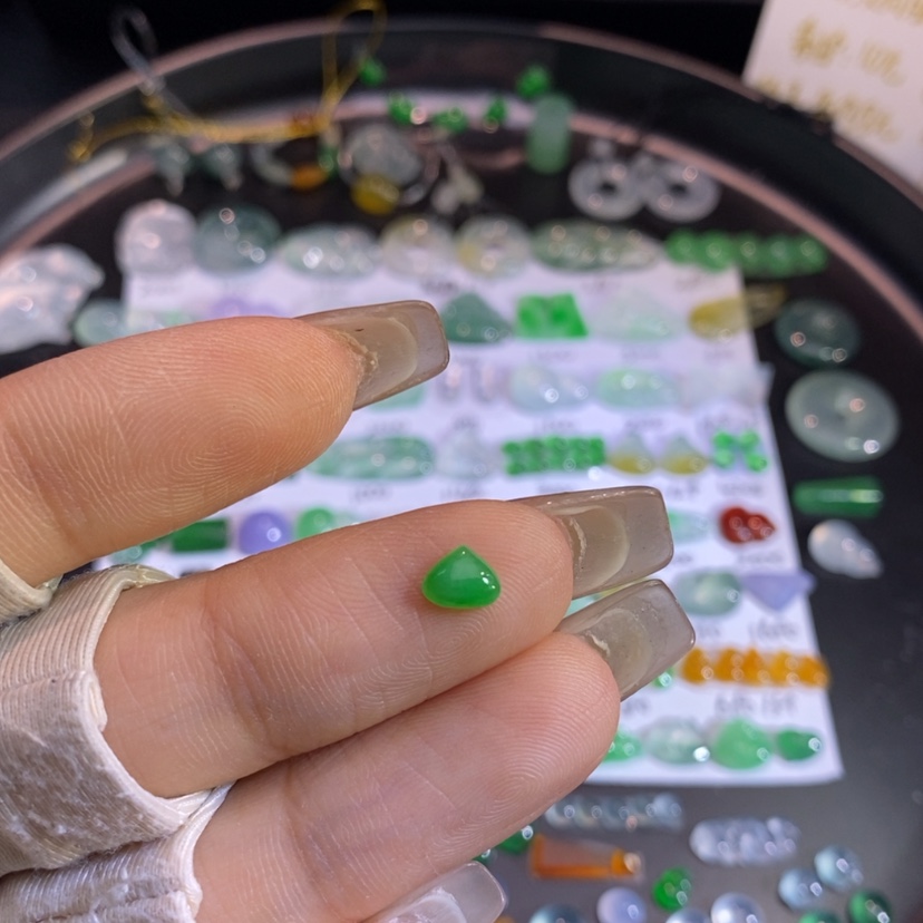 【闪购商品】翡翠挂件未镶嵌水滴