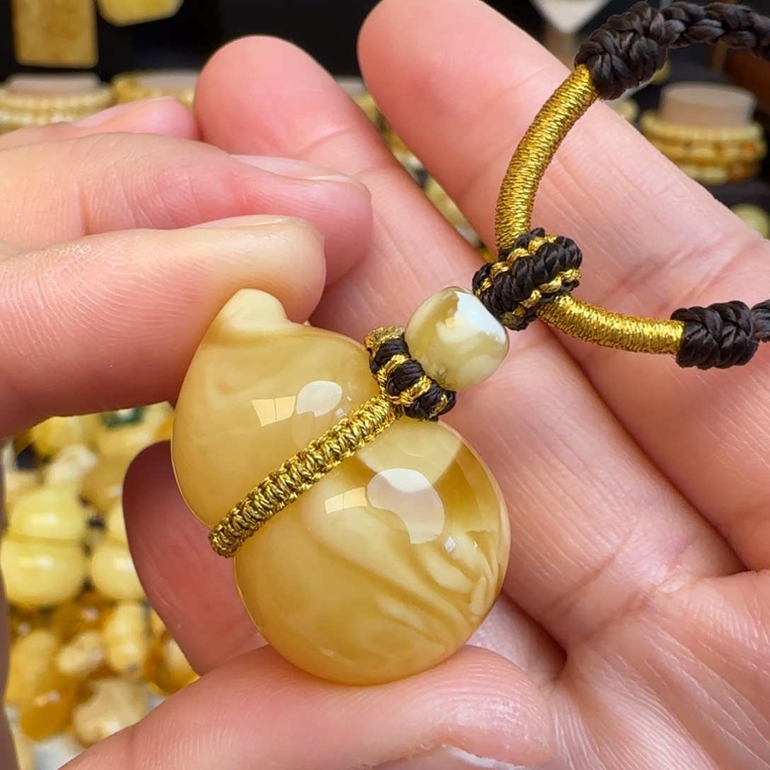 琥珀未镶嵌套链天然俄料溶洞妖花蜜蜡葫芦吊坠