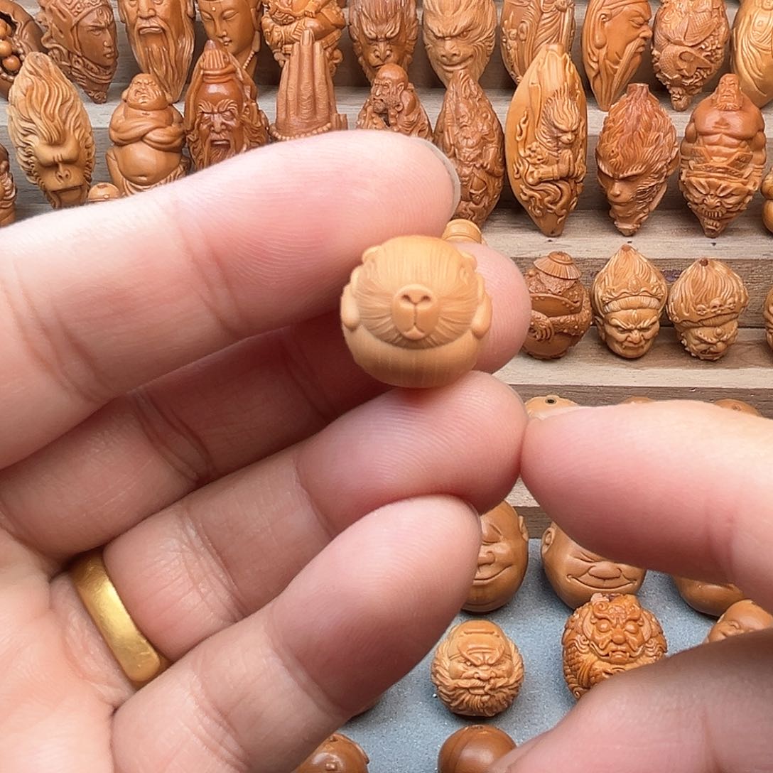 猴头核桃吊坠15尺寸的