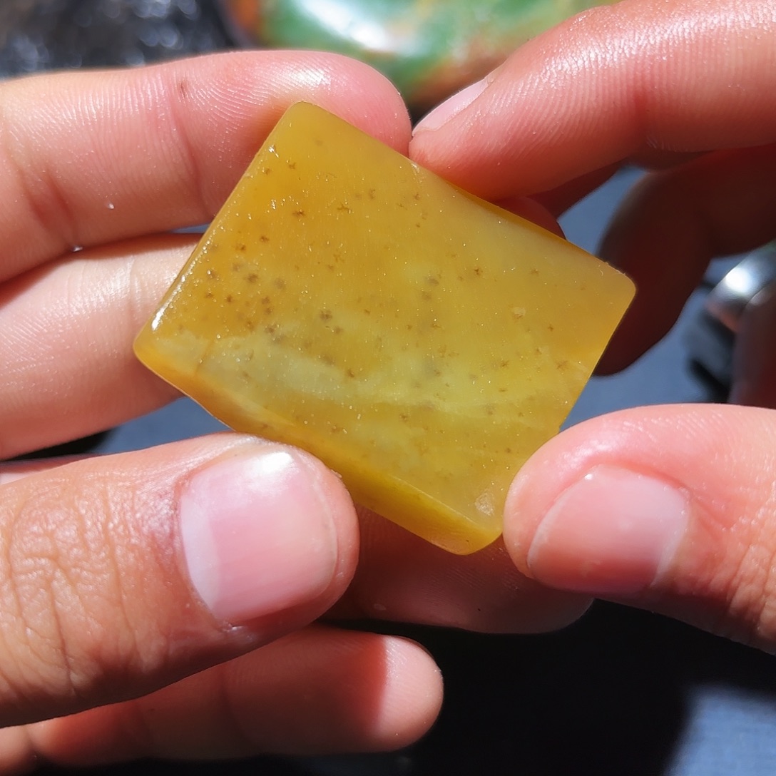 和田玉未镶嵌珠宝奇石