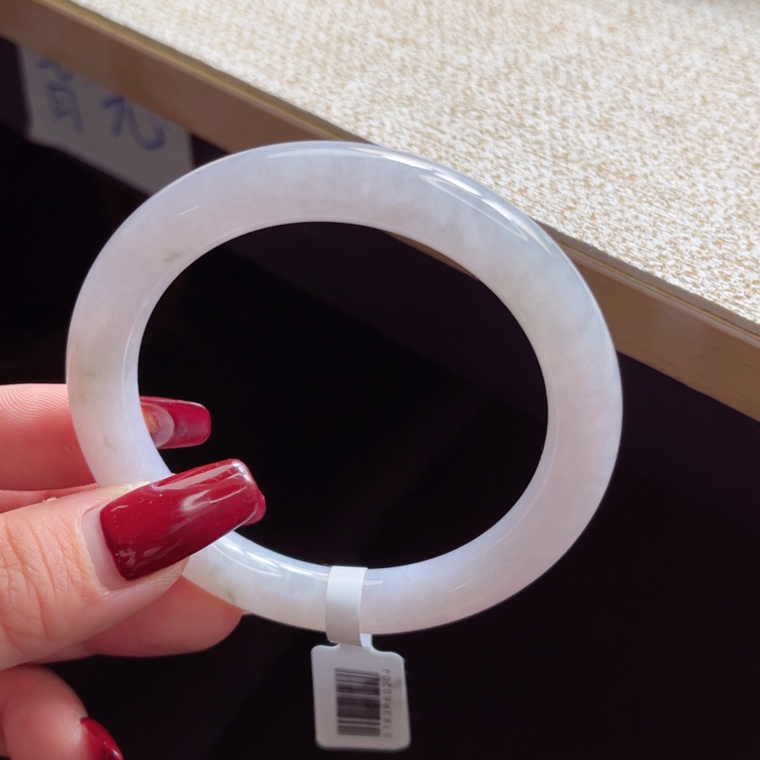 翡翠手镯未镶嵌手镯