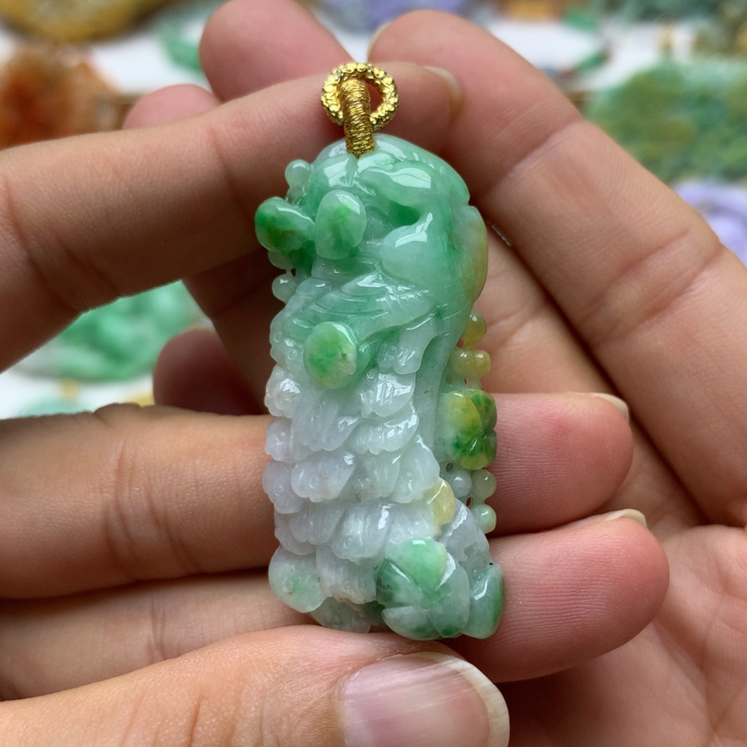 翡翠未镶嵌颈饰翡翠