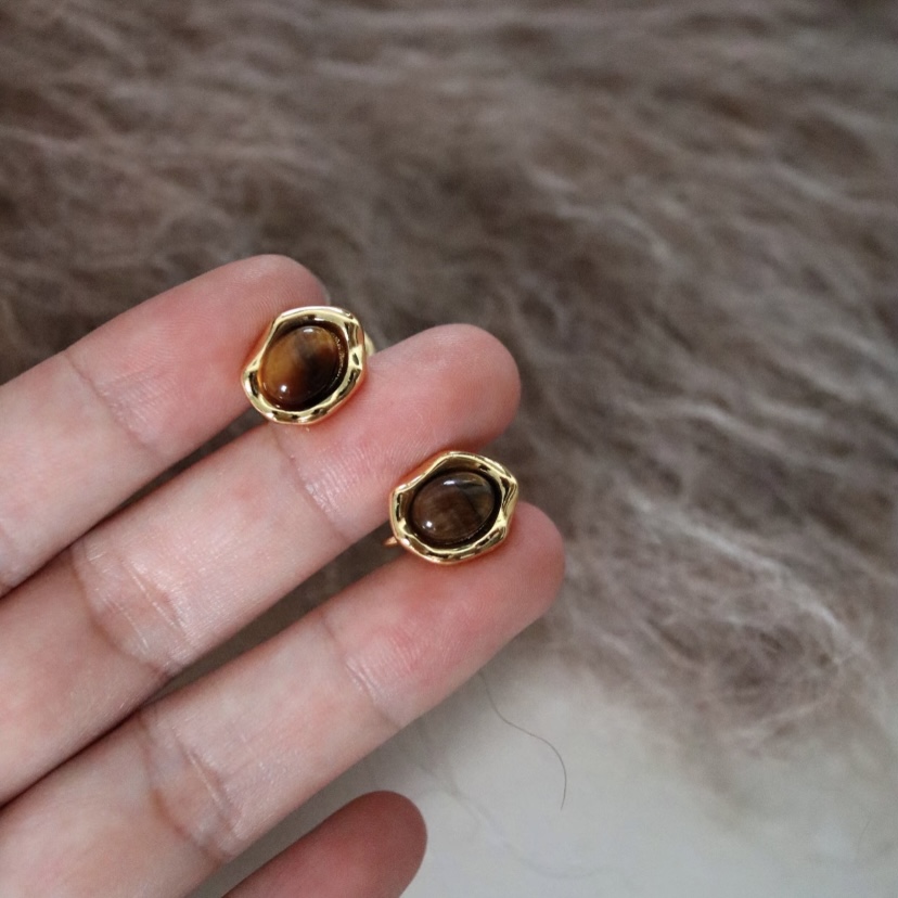 铜合金耳饰 H410不规则虎眼石耳钉美拉德无耳洞蚊香盘耳夹氛围感