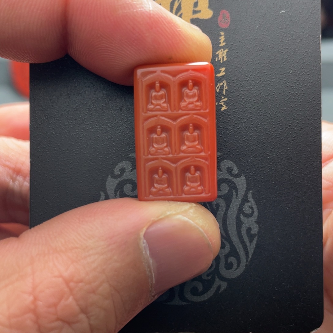 无***士南红玛瑙未镶嵌挂件