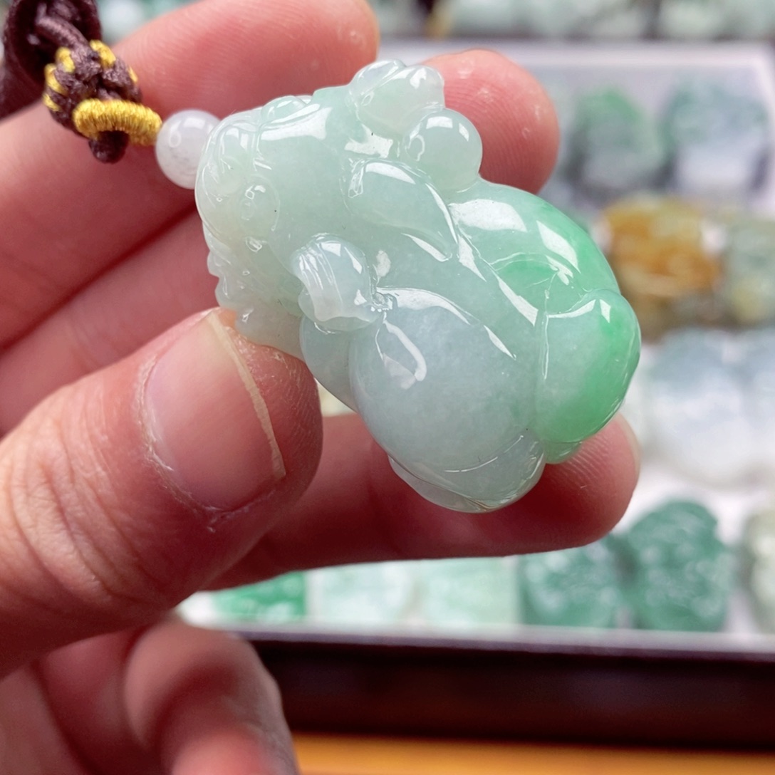 翡翠颈饰未镶嵌翡翠