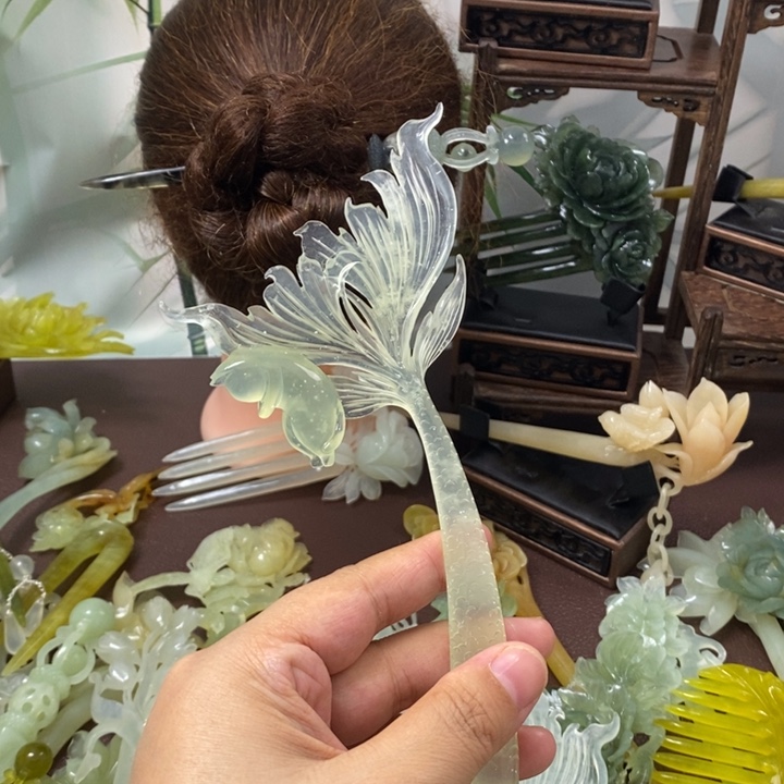 蛇纹石玉发饰未镶嵌明***?
