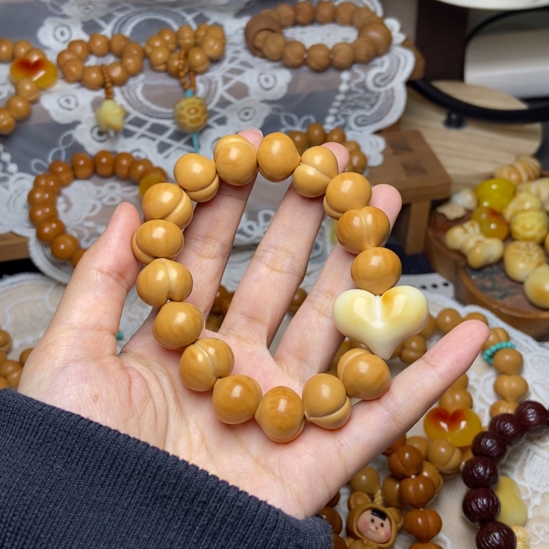 吊坠猴头核桃屁桃手串卡14