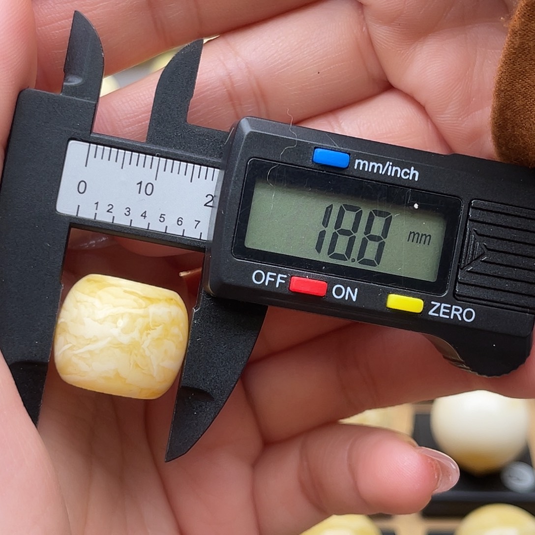 蜜蜡未镶嵌裸石蜜蜡老型梦微瑕