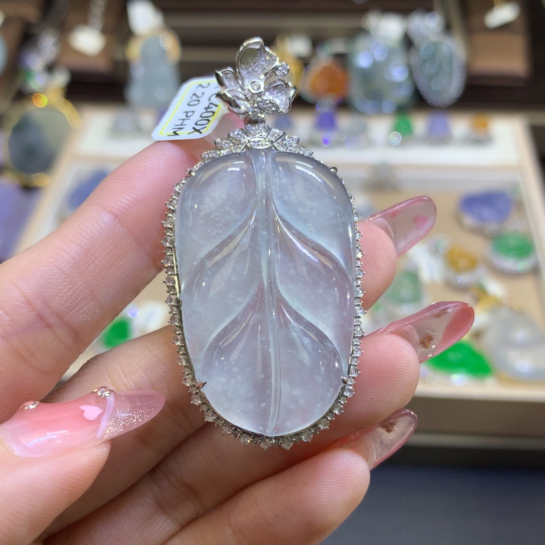 翡翠颈饰18K金镶嵌翡翠