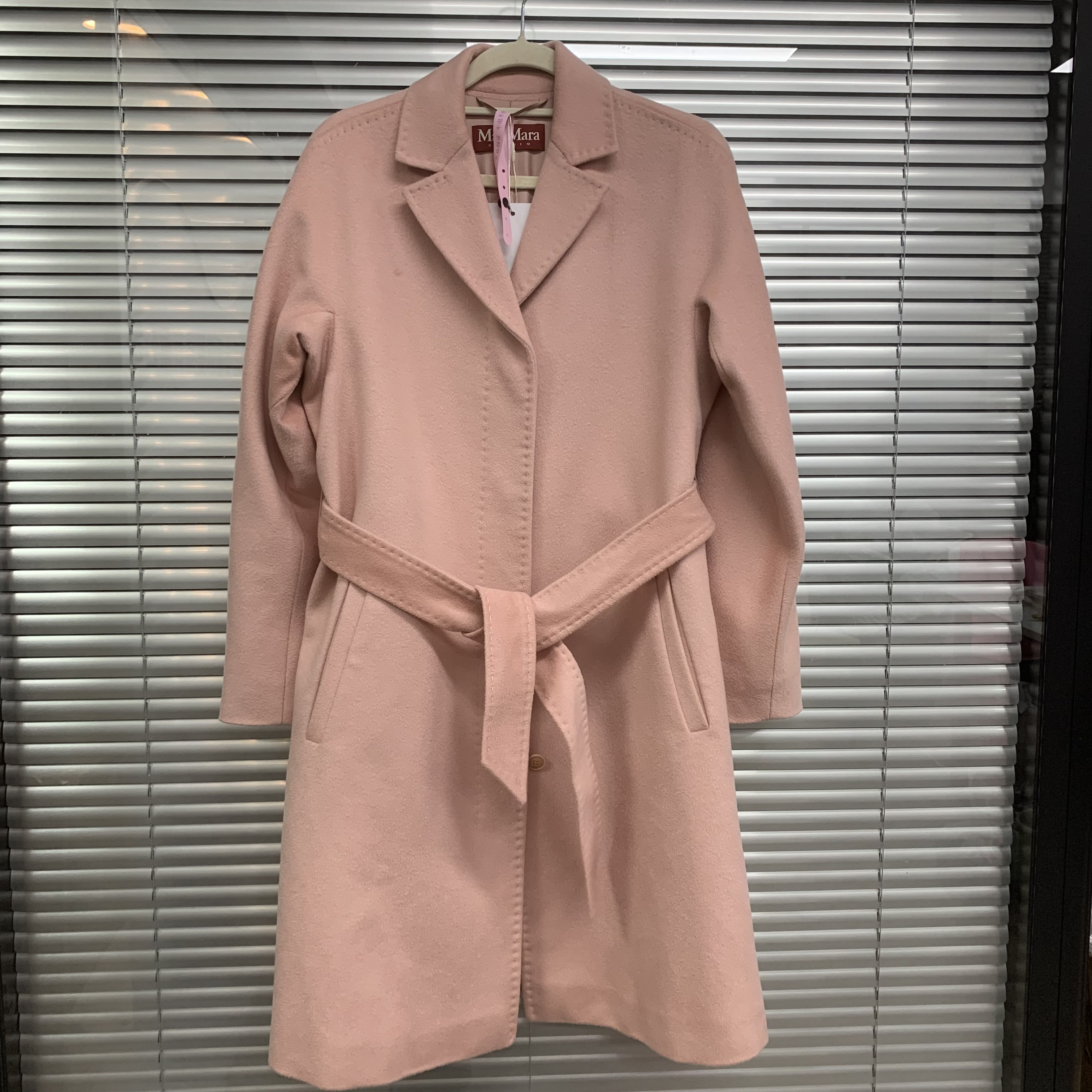 99新 MaxMara 粉色大衣外套/40码/B02313