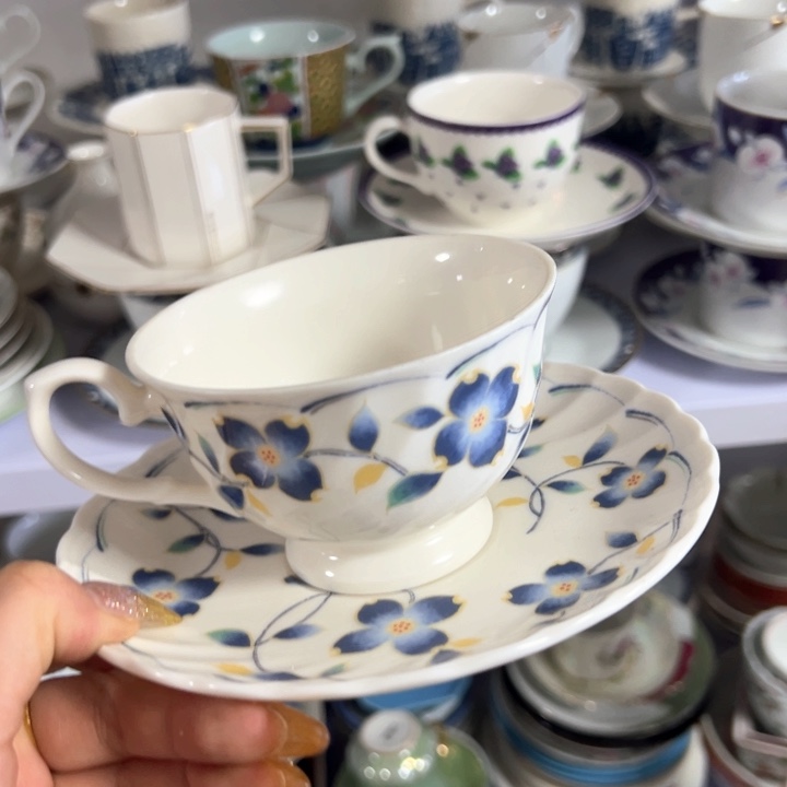 盖碗瓷器直播放漏中