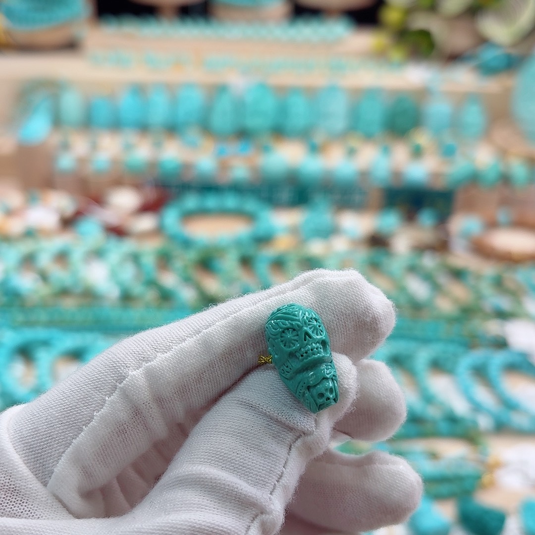 绿松石未镶嵌珠宝奇石