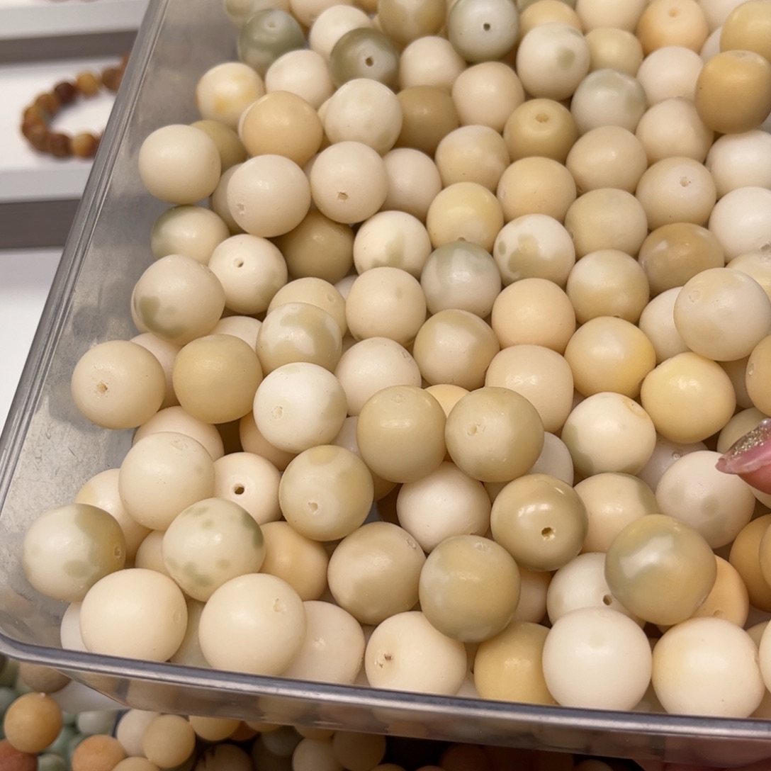 白玉菩提手串浅色飘花干磨14颗