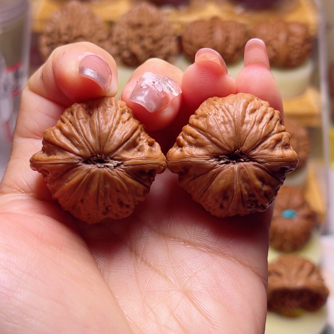 文玩核桃吊坠35小锤妹