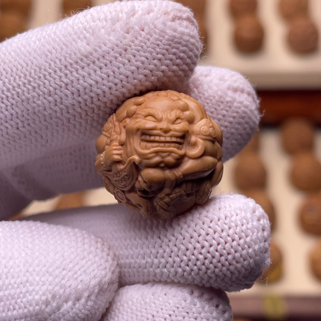 猴头核桃吊坠六臂伏魔尊者通体银管