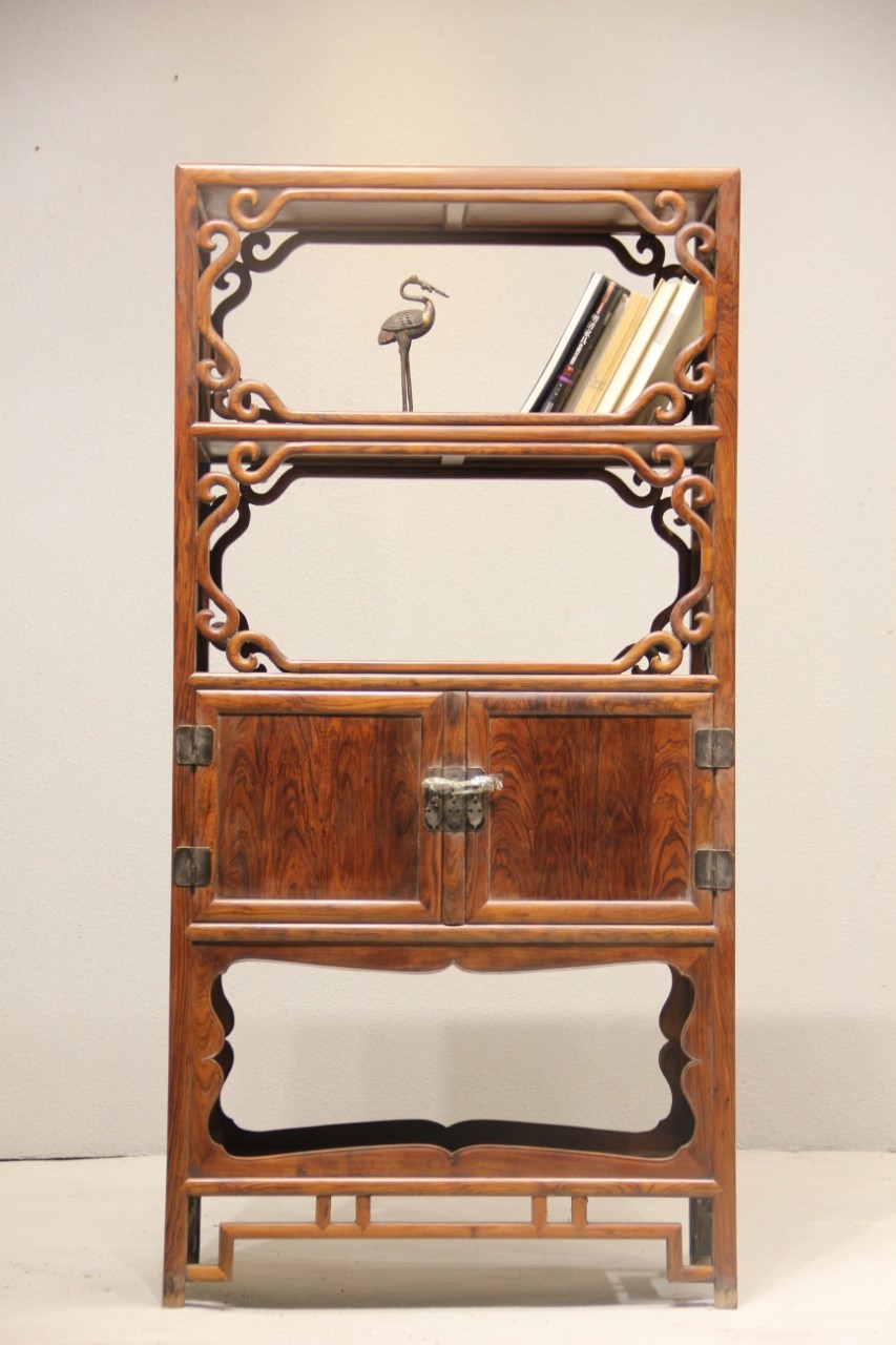 精致美观的实木文房书柜，满足你的收纳需求