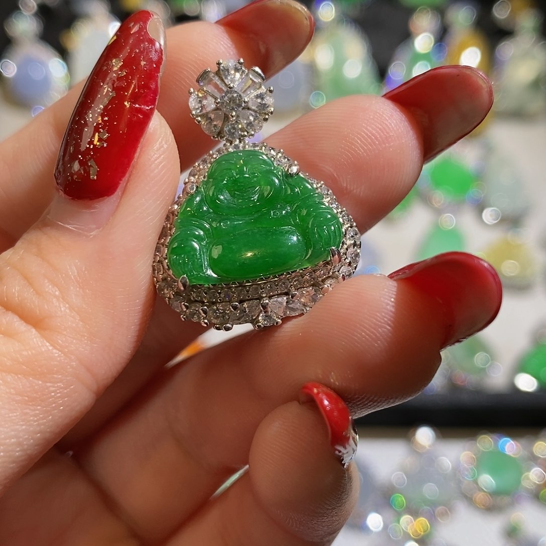 翡翠颈饰银S925镶嵌八*初天然翡翠