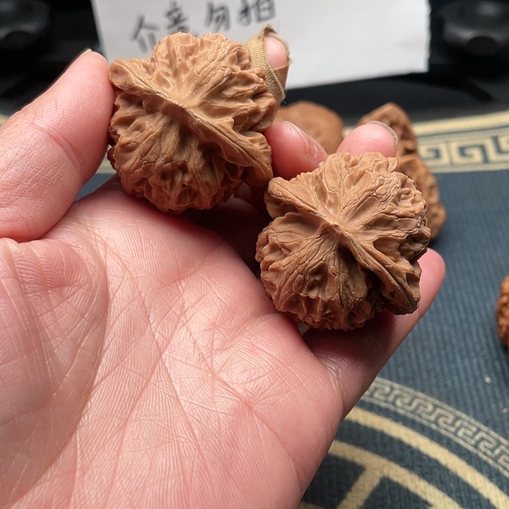 大叶紫檀（黑酸枝木类）