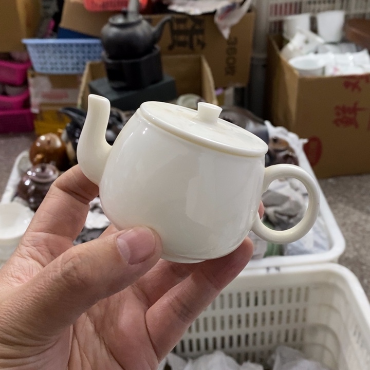 陶瓷艺术品及陶瓷壶