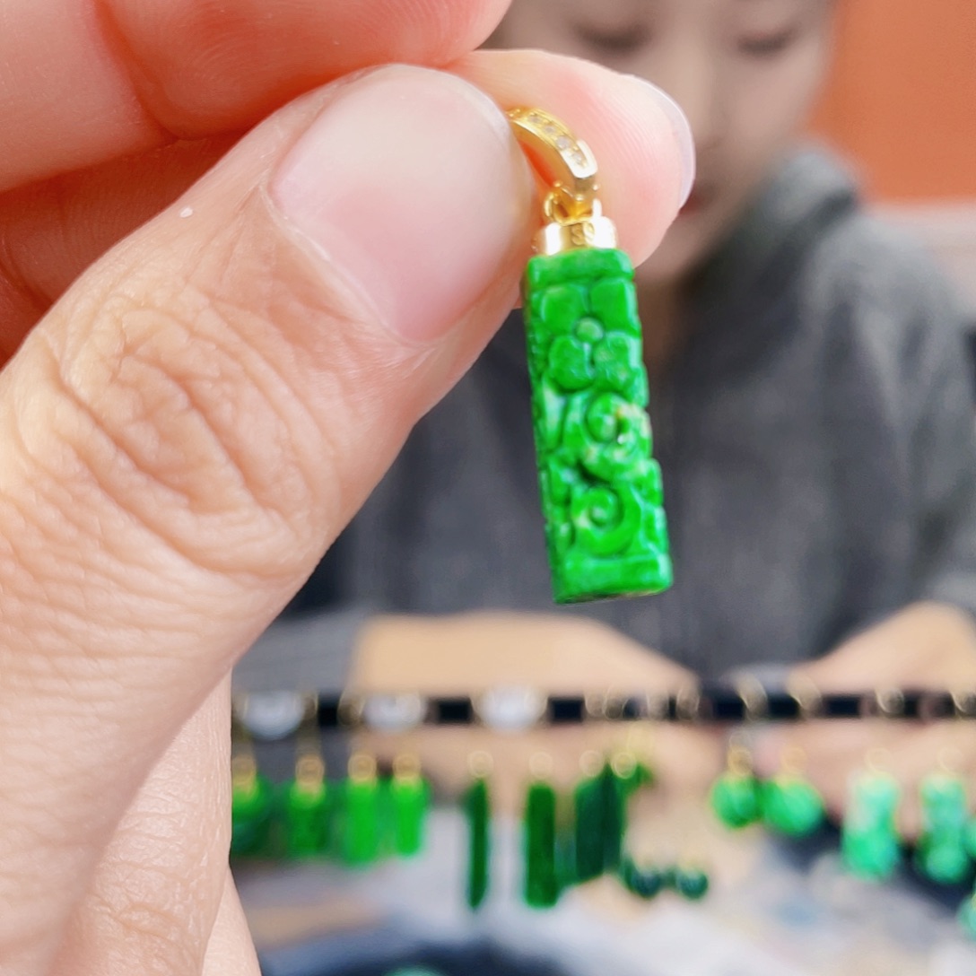 翡翠未镶嵌耳饰饰品