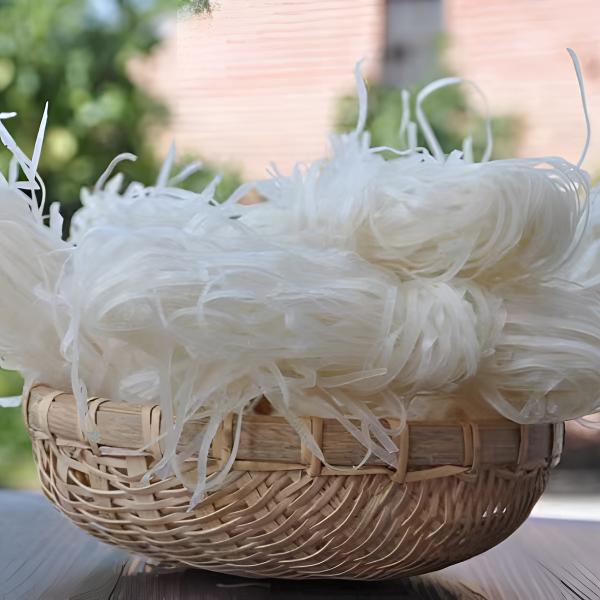 湖南手工米粉茶陵家粉汤皮粉丝农家特产手工切粉安仁烫皮煮鸡