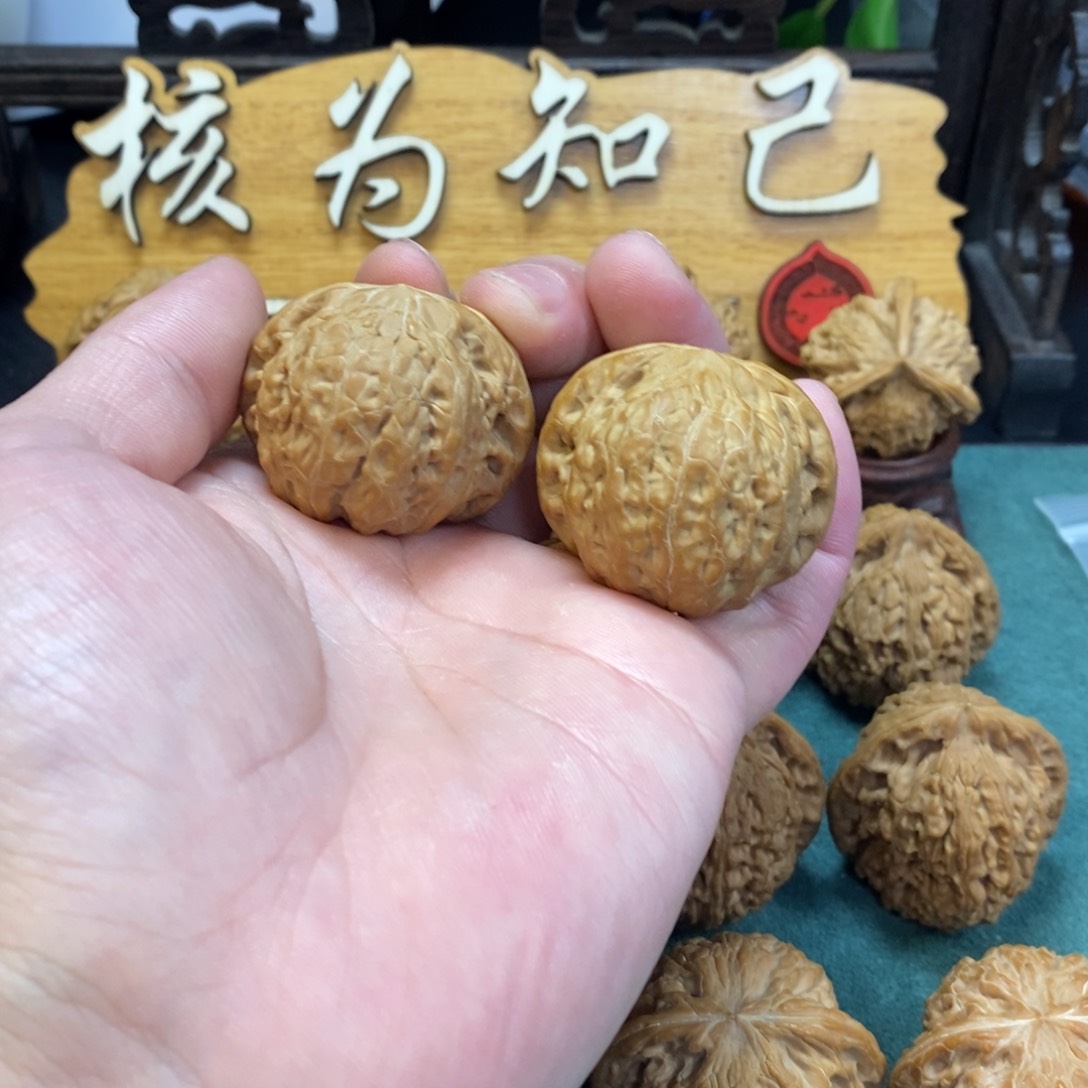 文玩核桃把件铁锤38全品