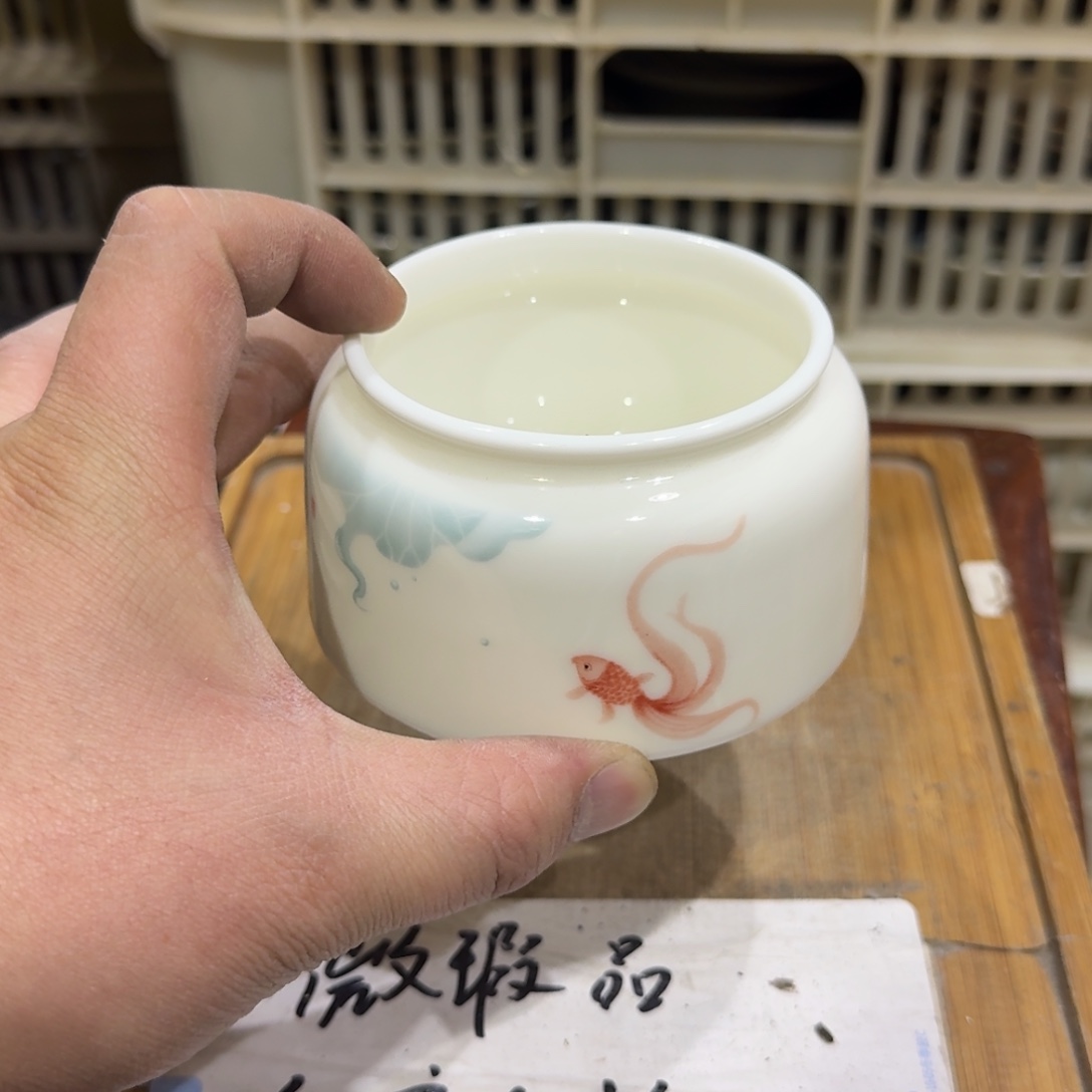 微瑕疵介意勿拍陶瓷器皿H201