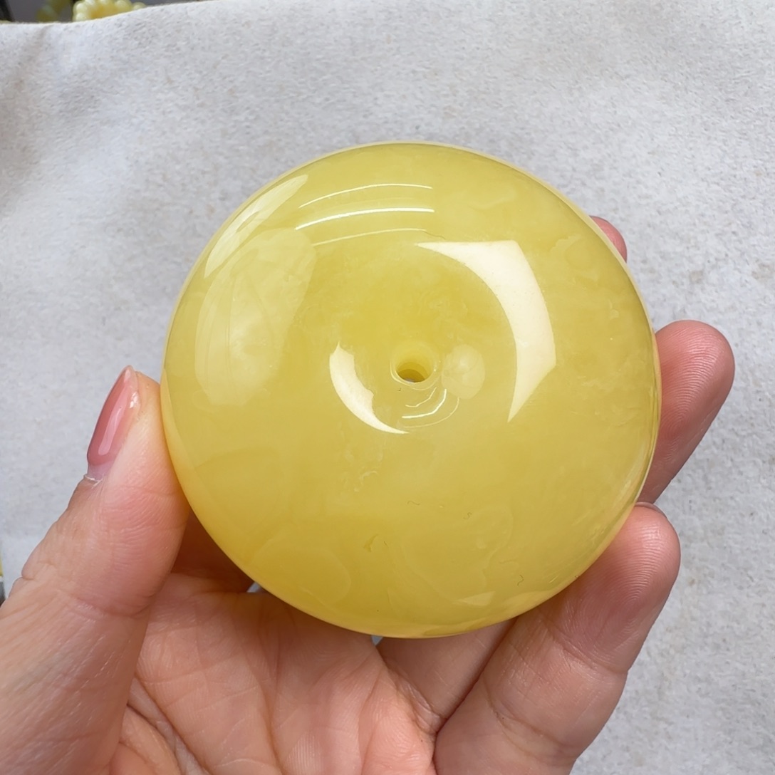 蜜蜡未镶嵌珠宝奇石