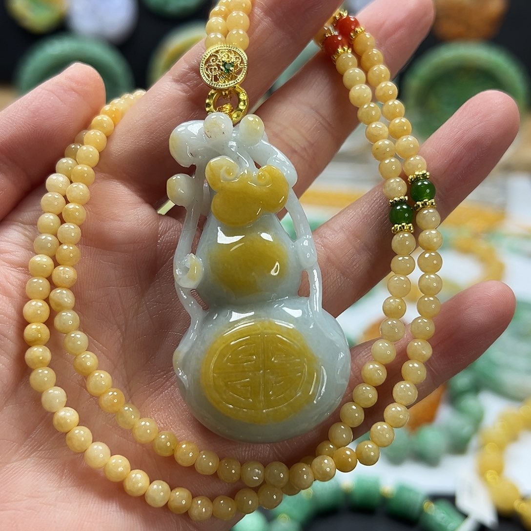 翡翠未镶嵌颈饰吊坠