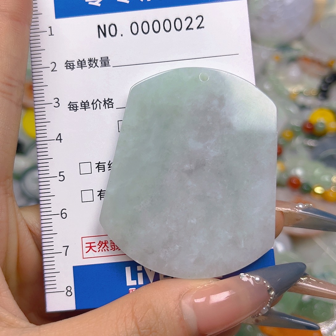 翡翠未镶嵌颈饰hhh