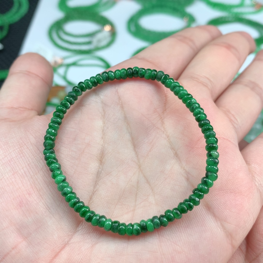 翡翠手链未镶嵌翡翠