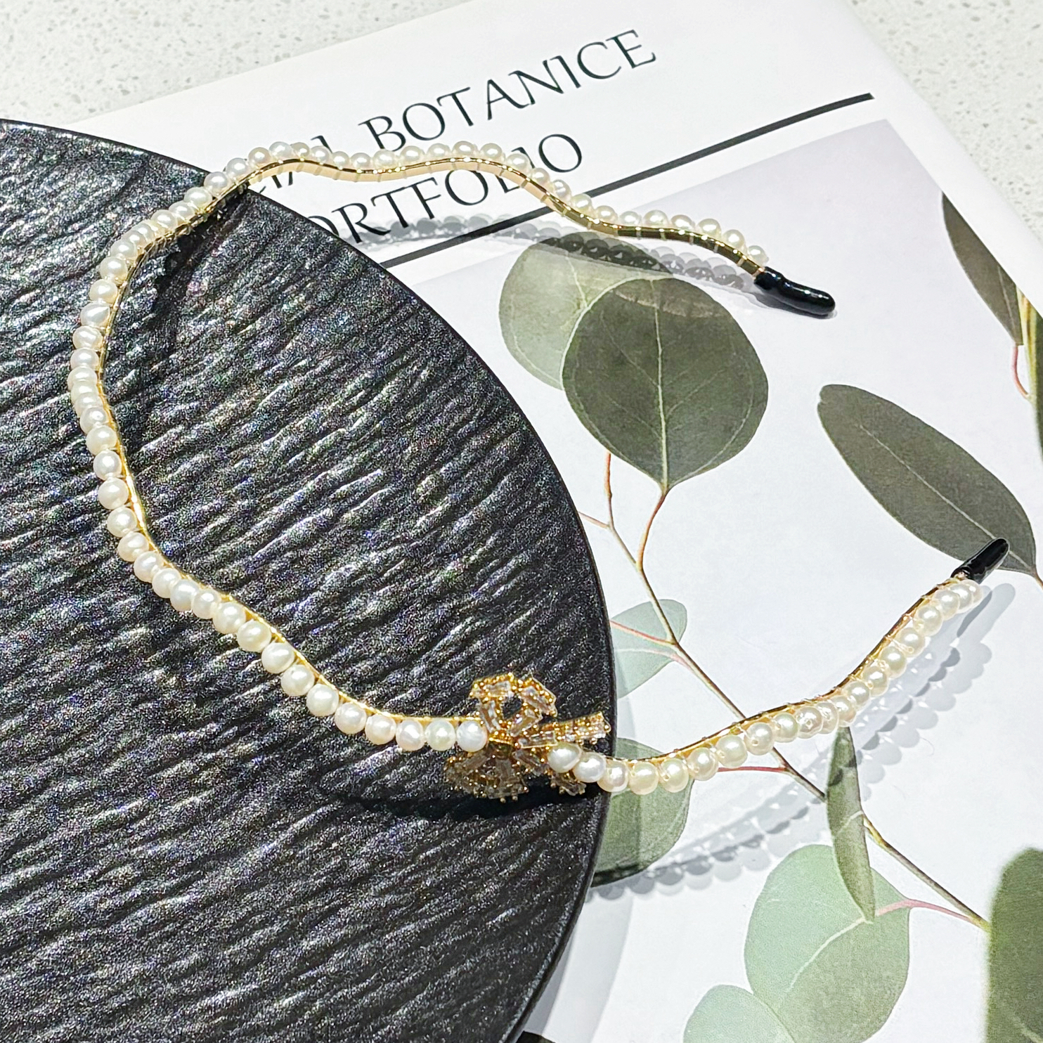 陪伴系列轻奢时尚蝴蝶结珍珠头箍高级感外出百搭发箍发饰气质