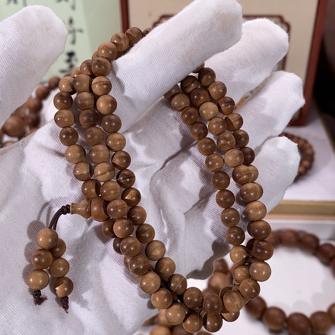 手串/手链檀香木顺纹黑肉0.6*108品相一般福利款