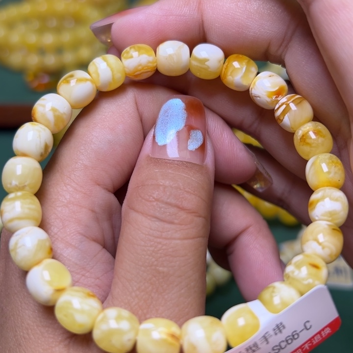 蜜蜡未镶嵌珠宝奇石