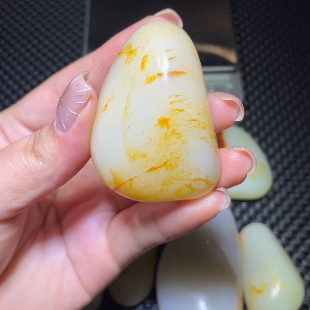 浪***沙和田玉（糖玉）未镶嵌颈饰