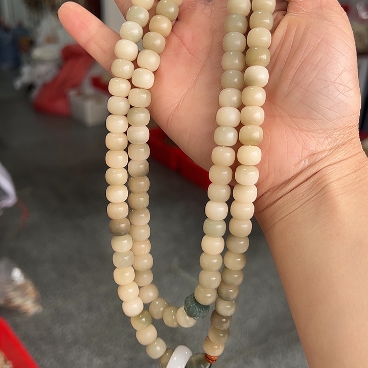 吊坠白玉菩提8×10桶珠灰色