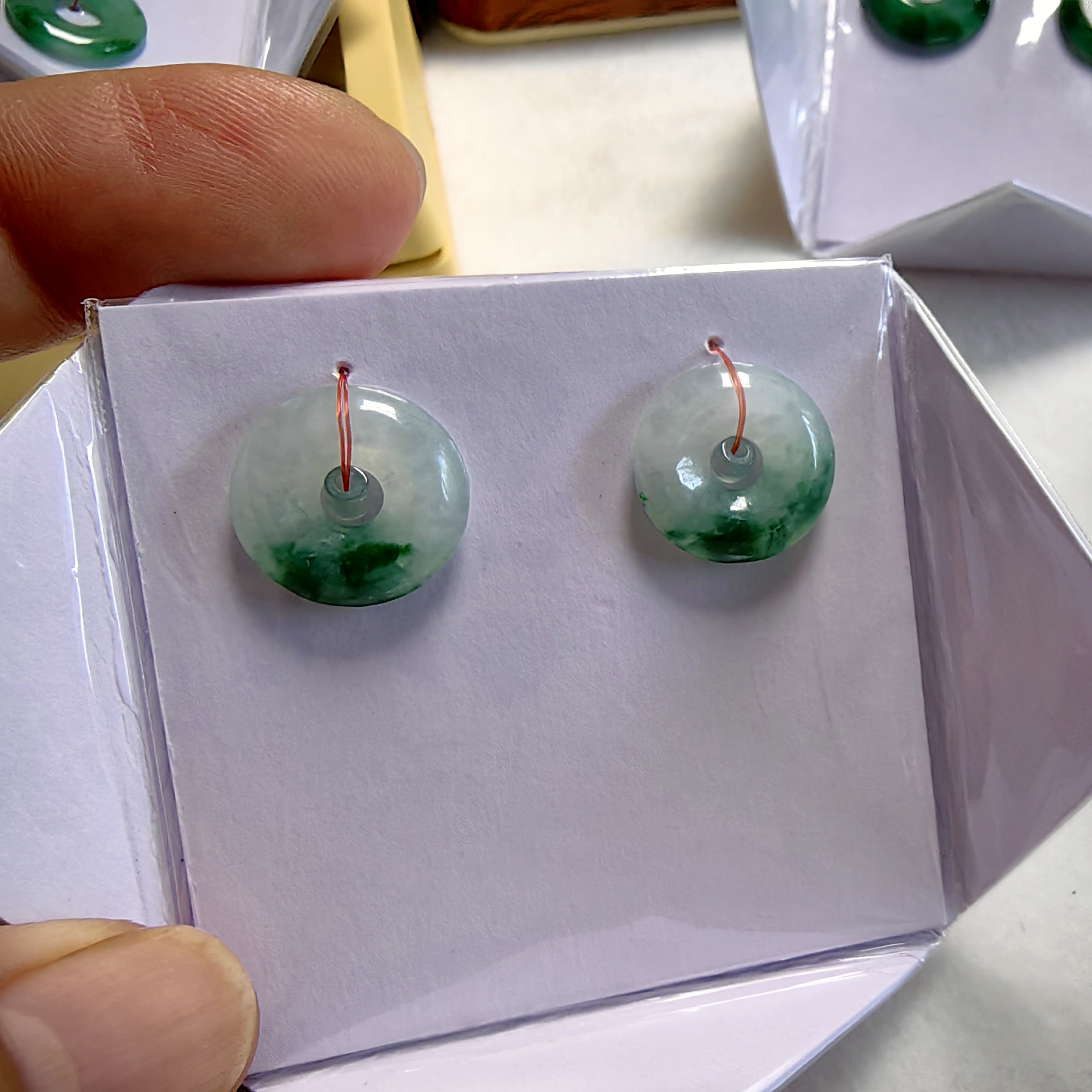 天然翡翠A货冰种飘花圈圈