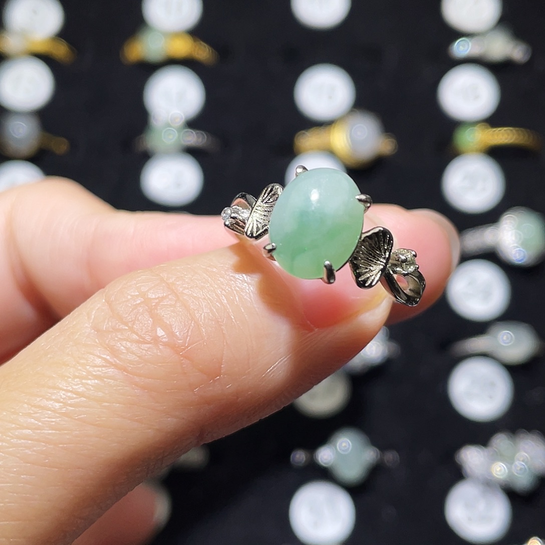 翡翠未镶嵌戒指戒指