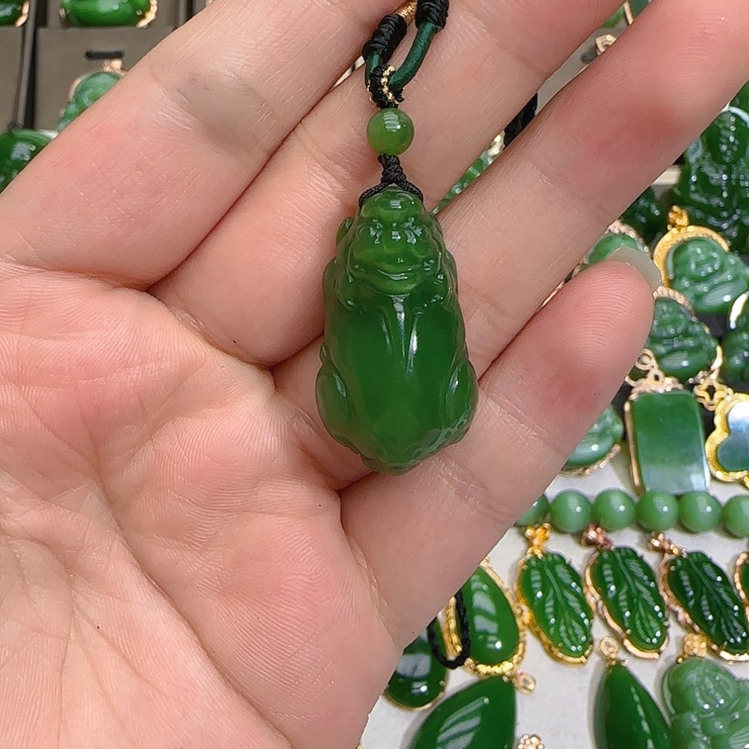 和田玉（碧玉）吊坠(不含链)未镶嵌m*