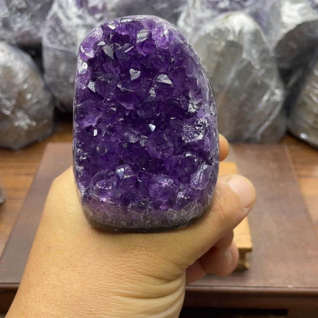 未镶嵌水晶大型摆件（非配饰）