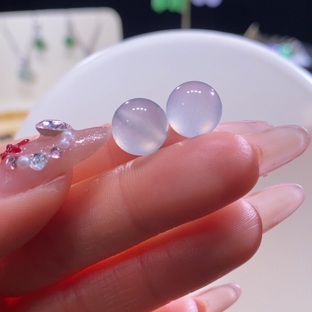 翡翠未镶嵌颈饰翡翠冰淡蓝珠卡10+多样性发其一（开播放漏）